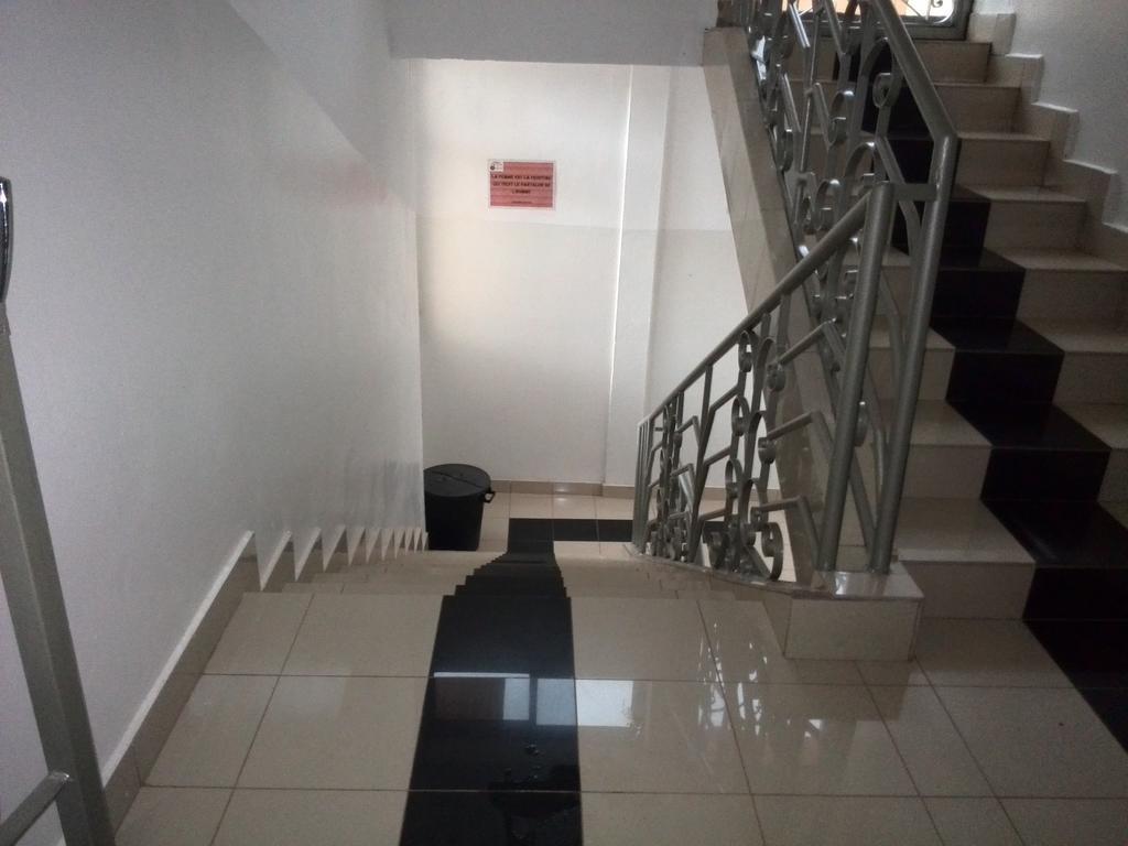 途搭利亚公寓 Yaoundé 外观 照片