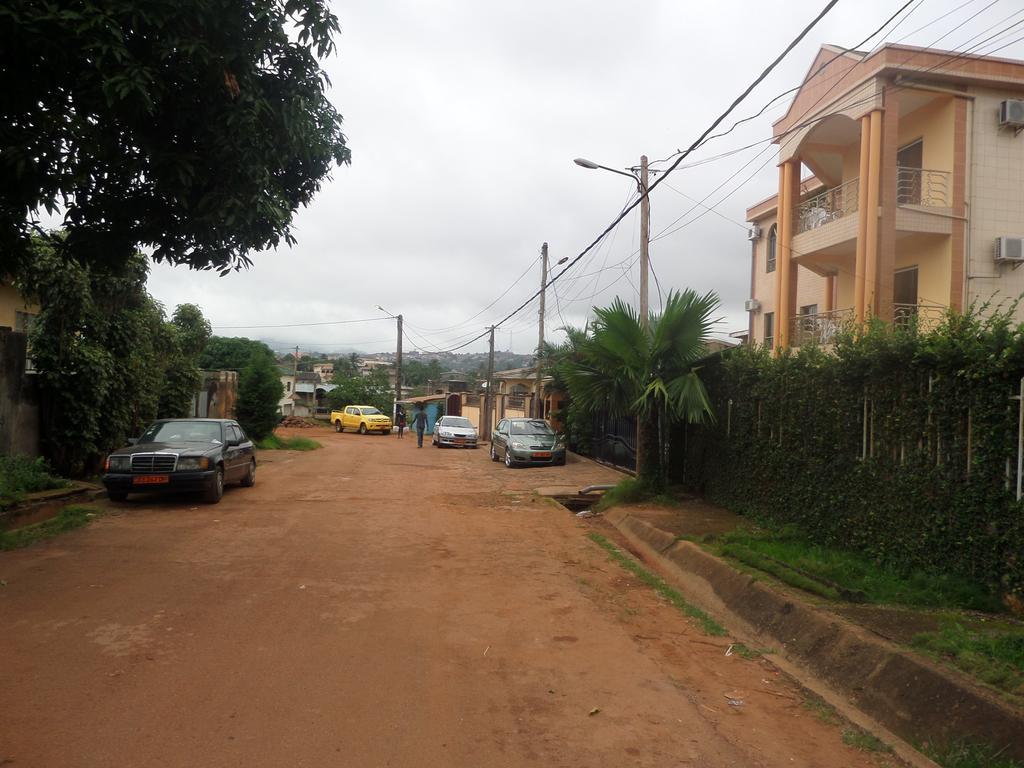 途搭利亚公寓 Yaoundé 外观 照片