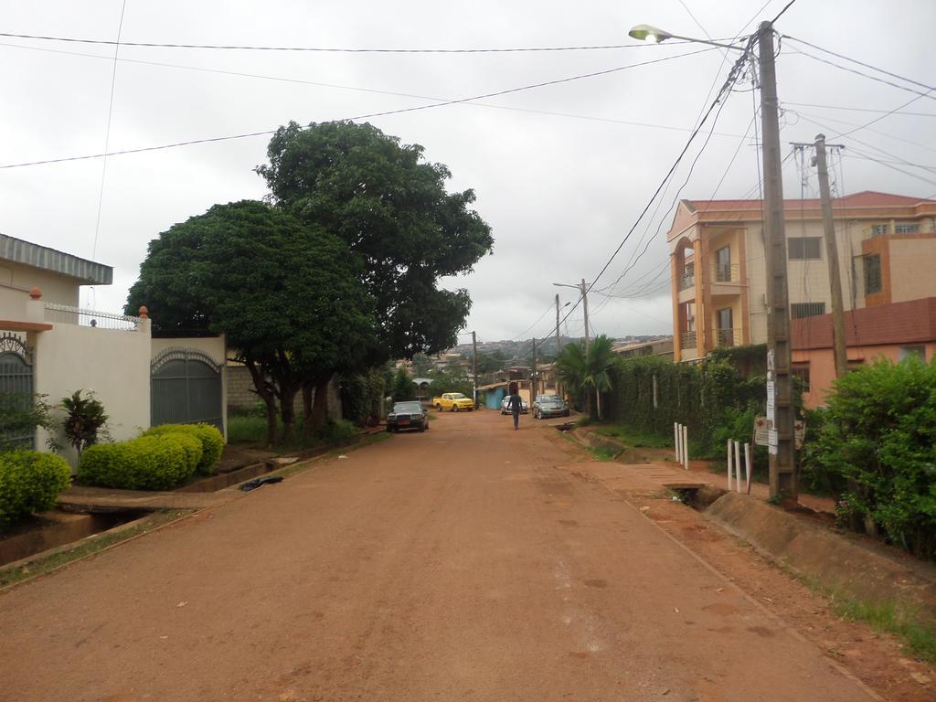 途搭利亚公寓 Yaoundé 外观 照片
