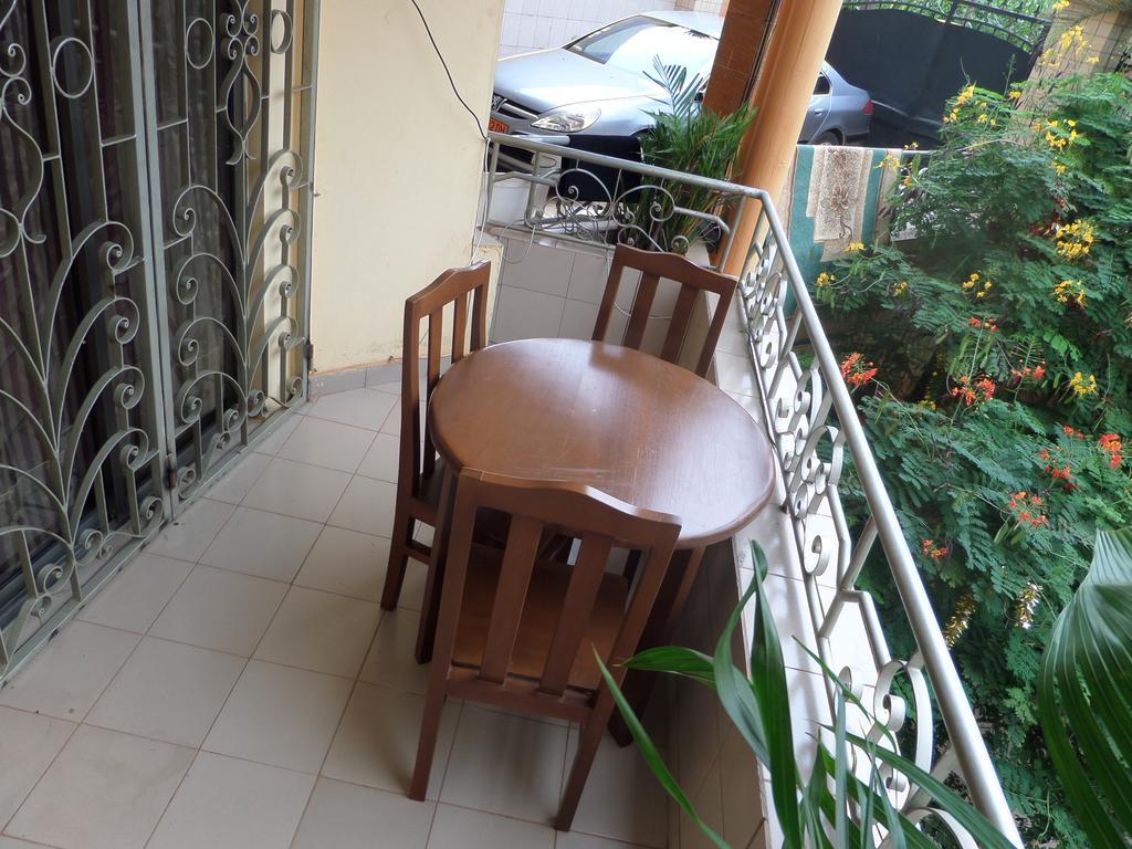 途搭利亚公寓 Yaoundé 外观 照片